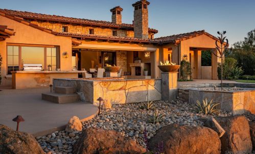 8411 Run Of The Knolls Ct, San Diego CA  92127 exterior