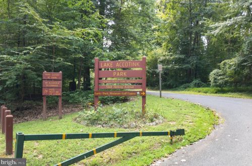 5509 Miles Ct, Springfield VA 22151-1714 exterior