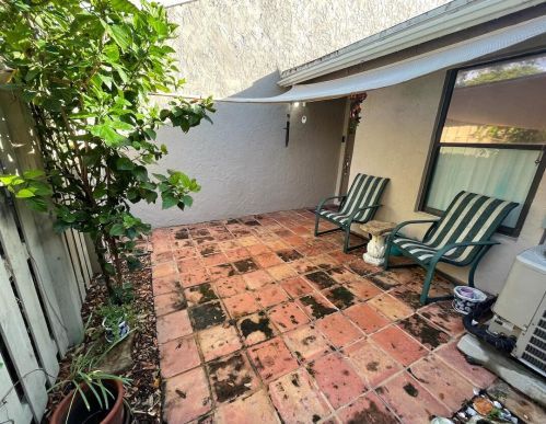 5057 Pine Abbey Dr, West Palm Beach, FL 33415-9186