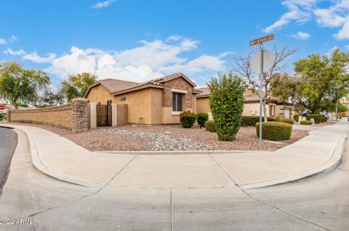 3890 Ashley Dr, Chandler AZ 85249-5261 exterior