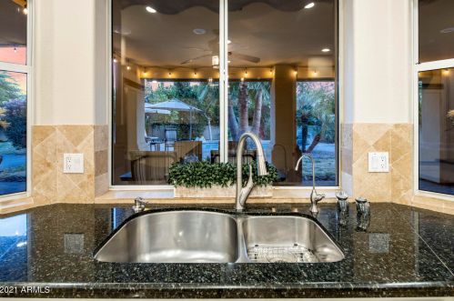 8691 Davenport Dr, Scottsdale AZ 85260-4377 exterior