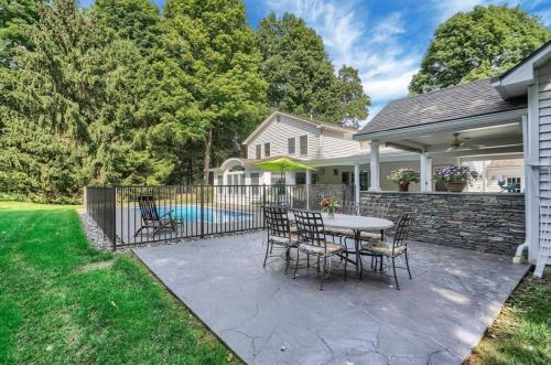 5 Carlson Ter, Fishkill NY  12524-3001 exterior