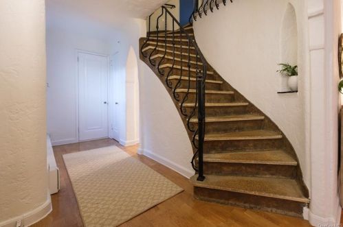 15 Oxford Rd, New Rochelle NY  10804-3712 exterior