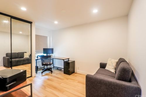 116 Orchard, Irvine CA  92618-4560 exterior