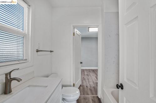 2039 96 Ave, Oakland CA 94603-1936 exterior