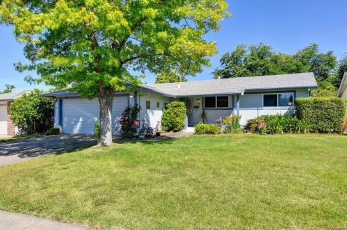 10909 Walnutwood Way, Rancho Cordova CA  95670-5114 exterior