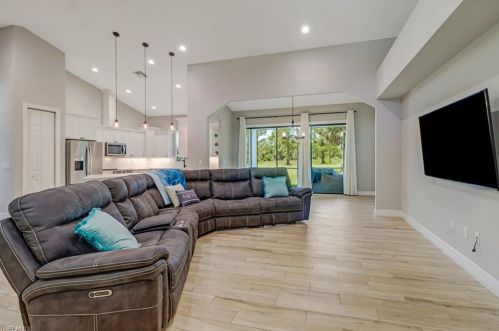 3657 20th Ave, Naples FL  34120-5577 exterior