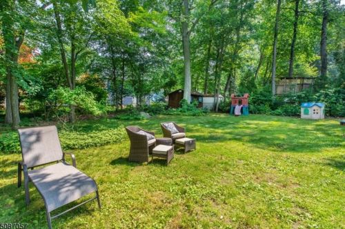 18 Linda Pl, Parsippany, NJ 07834-1005