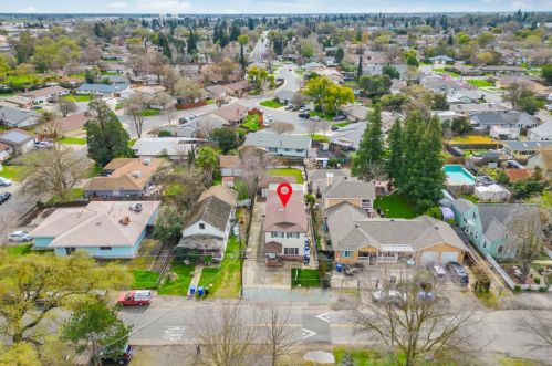 9020 Grove St, Elk Grove CA  95624-2318 exterior