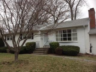 40 Locust St, Bridgeport, CT 06610-1718