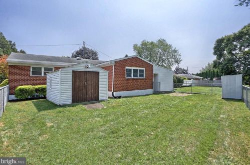 4711 Courtland St, Camp Hill PA  17011-4025 exterior