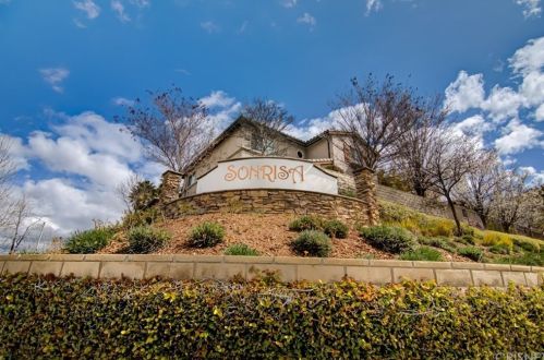21101 Avenida De Sonrisa, Santa Clarita, CA 91350-3224