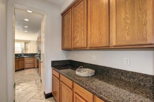 1741 Campos Ave, Woodland CA  95776-5327 exterior