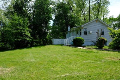 71 Gilchrest Rd, Valley Cottage NY  10989-2115 exterior