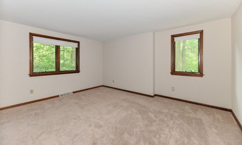 12427 Golf Dr, Thiensville WI  53092-2462 exterior