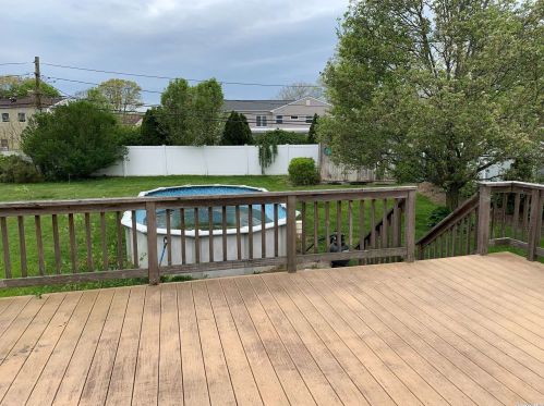 123 Thunder Rd, Holbrook NY  11741-4427 exterior