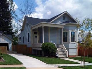 2763 43rd St, Sacramento, CA 95817-3032