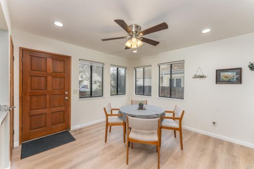 1533 Yardley St, Santa Rosa CA 95403-2397 exterior