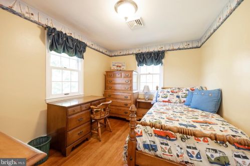 871 Chester Dr, Pottstown PA 19465-7518 exterior