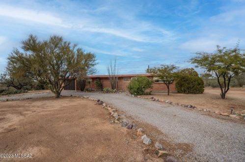 15892 Killarney Ave, Tucson, AZ 85736-1409