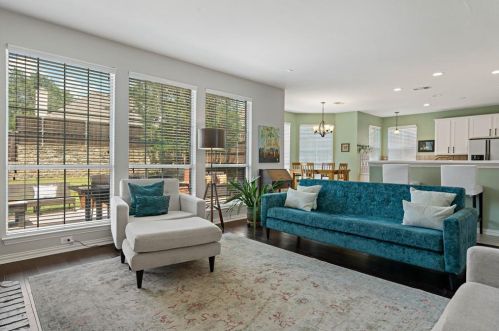 4216 Sharondale Dr, Lewisville TX  75022-0958 exterior