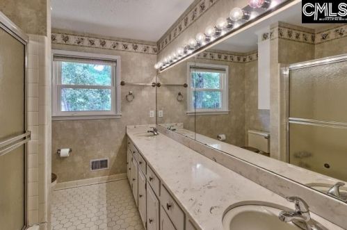 1104 Baywater Dr, Cayce-West Columbia SC  29170-3119 exterior