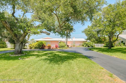 8020 Tropical Trl, Merritt Island, FL 32952-6710