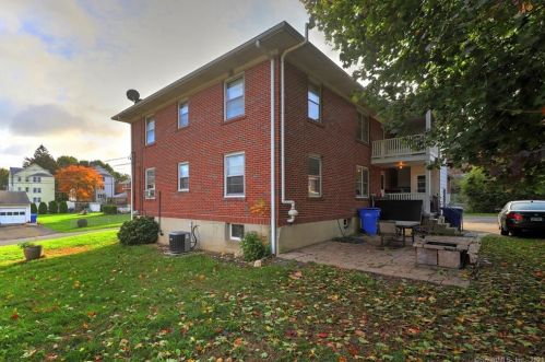 91 Hotchkiss St, Waterbury, CT 06704-2602