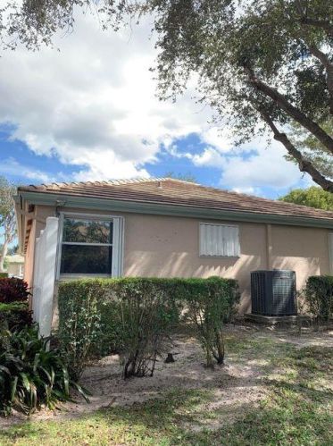 9854 Harbour Lake Cir, Boynton Beach, FL 33437-3819