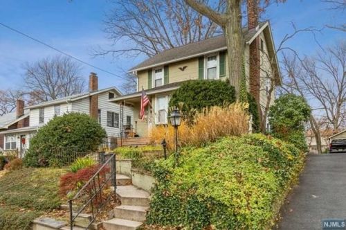 402 Chestnut St, Nutley, NJ 07110-2237