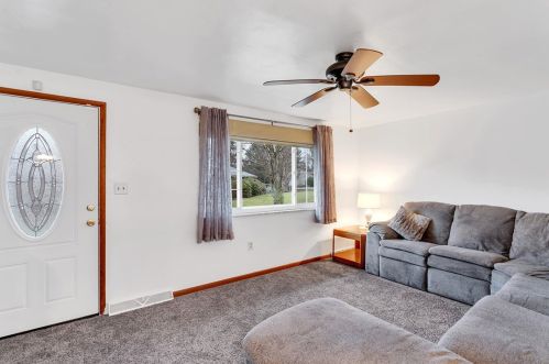 161 Midvale Rd, Wampum, PA 16157-2301