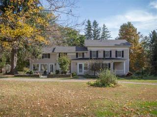 452 Lime Rock Rd, Lakeville, CT 06039-2404