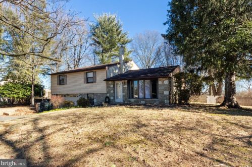 661 Holland Rd, Southampton PA  18966-1818 exterior
