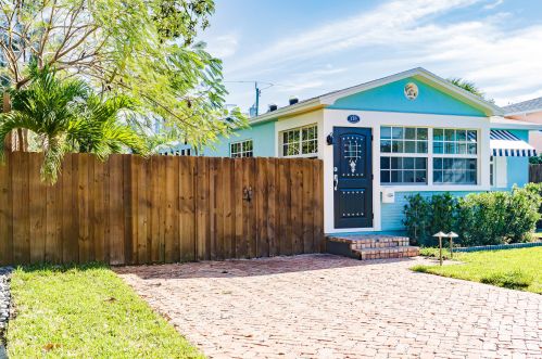 119 Swinton Ave, Delray Beach, FL 33444-2633