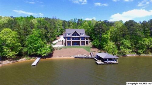 1010 Mohawk Bluff Dr, Ohatchee, AL 36271-9258
