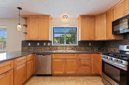 1026 Acaciawood Ct, Los Banos CA  93635-2937 exterior