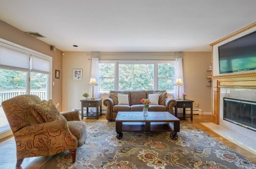 163 Teakettle Spout Rd, Mahopac NY  10541-4250 exterior