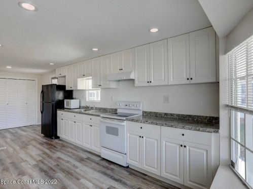 1112 Oriole Cir, Sebastian FL  32976-7521 exterior