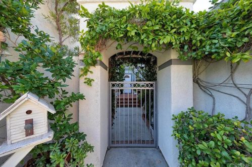 24646 Brighton Dr, Santa Clarita, CA 91355-4340