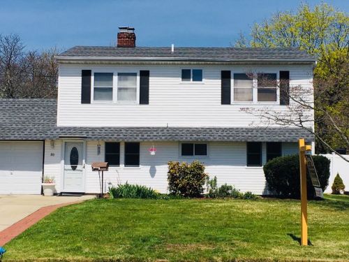 80 Pilgrim Ln, Westbury, NY 11590-6219