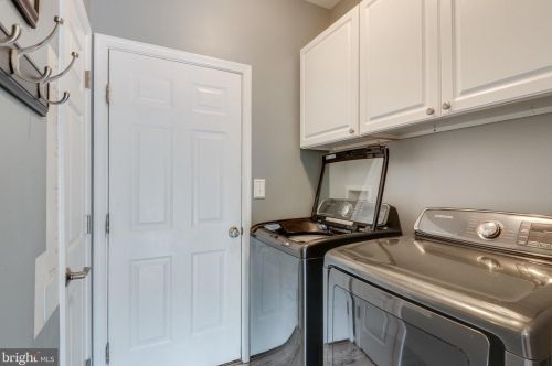 167 Alpine Dr, Leesburg VA 20175-6172 exterior