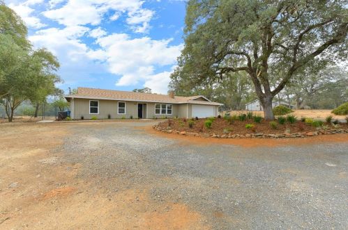 5360 Meadow Croft Ln, Pilot Hill, CA 95664-9697