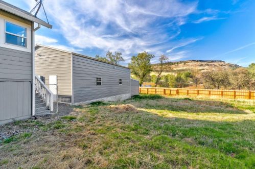 14 Blossom Hill Rd, Oroville CA  95965-9119 exterior