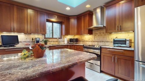 16 James St, Washingtonville NY  10992-1406 exterior