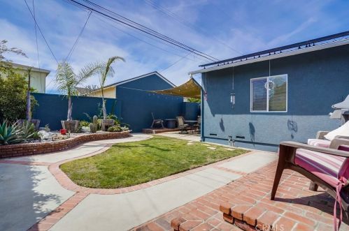 3753 Snowden Ave, Long Beach CA  90808-2226 exterior