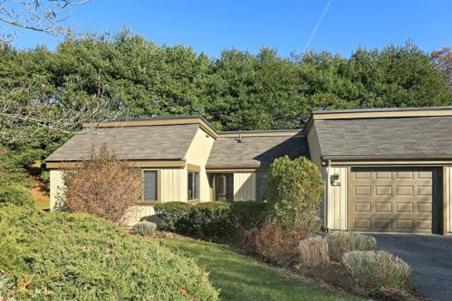 102 Heritage Hls, Somers Town, NY 10589-1300