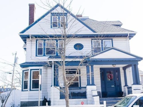 245 Madison St, Fall River MA 02720-5517 exterior