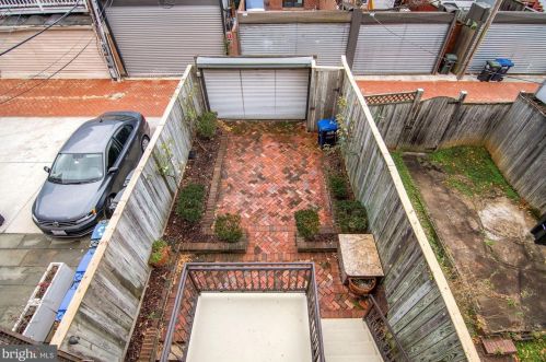 1406 Swann St, Washington DC  20009-3904 exterior