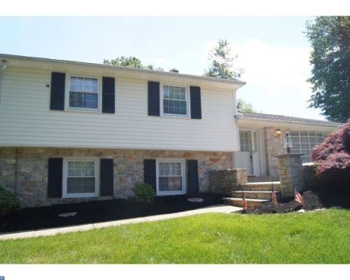 1581 Chinquapin Rd, Southampton, PA 18966-1717