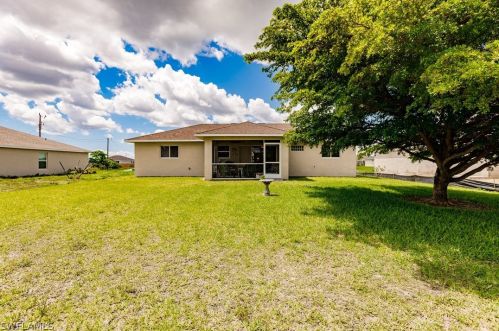 1252 41st St, Cape Coral FL  33909-1201 exterior